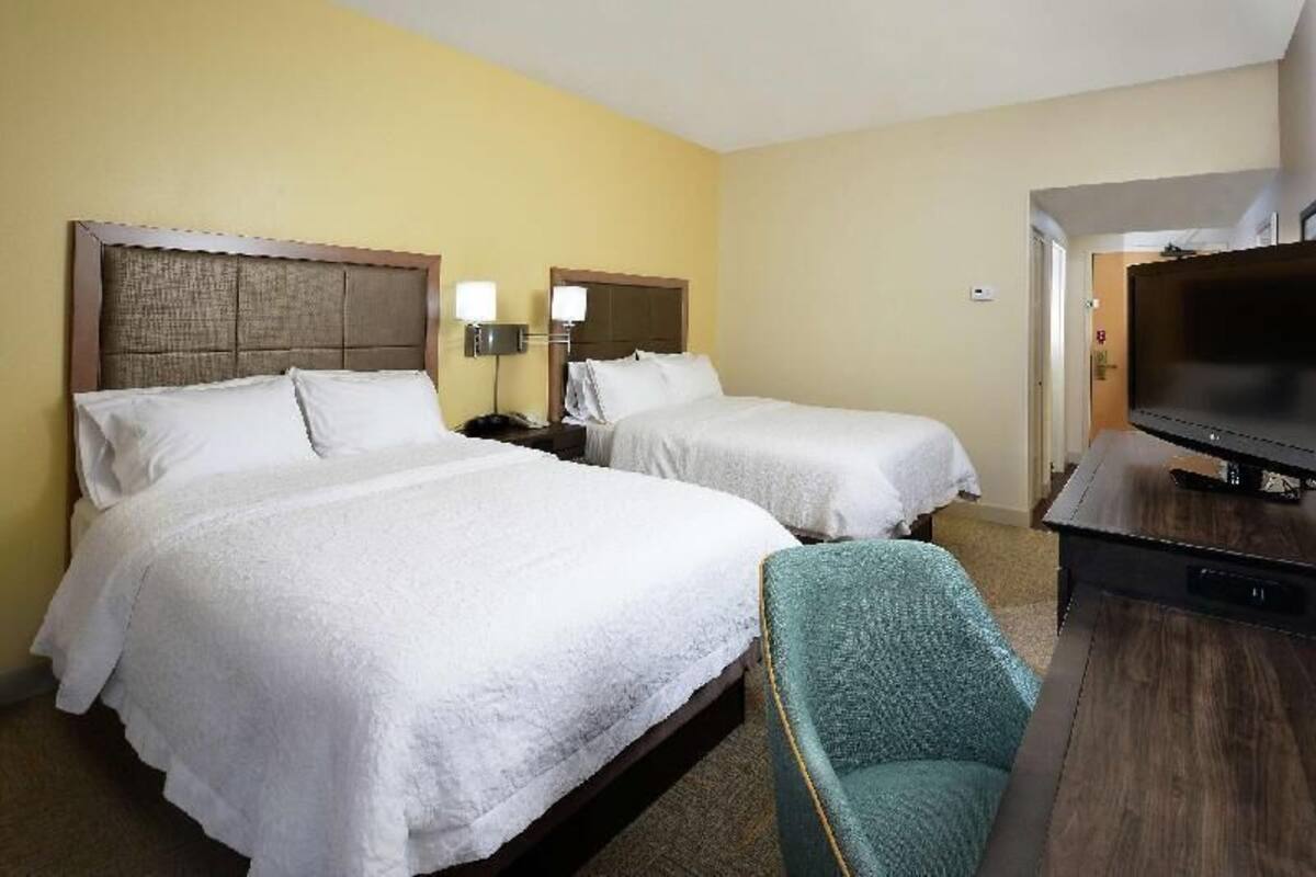 Premium bedding, in-room safe, desk, blackout curtains