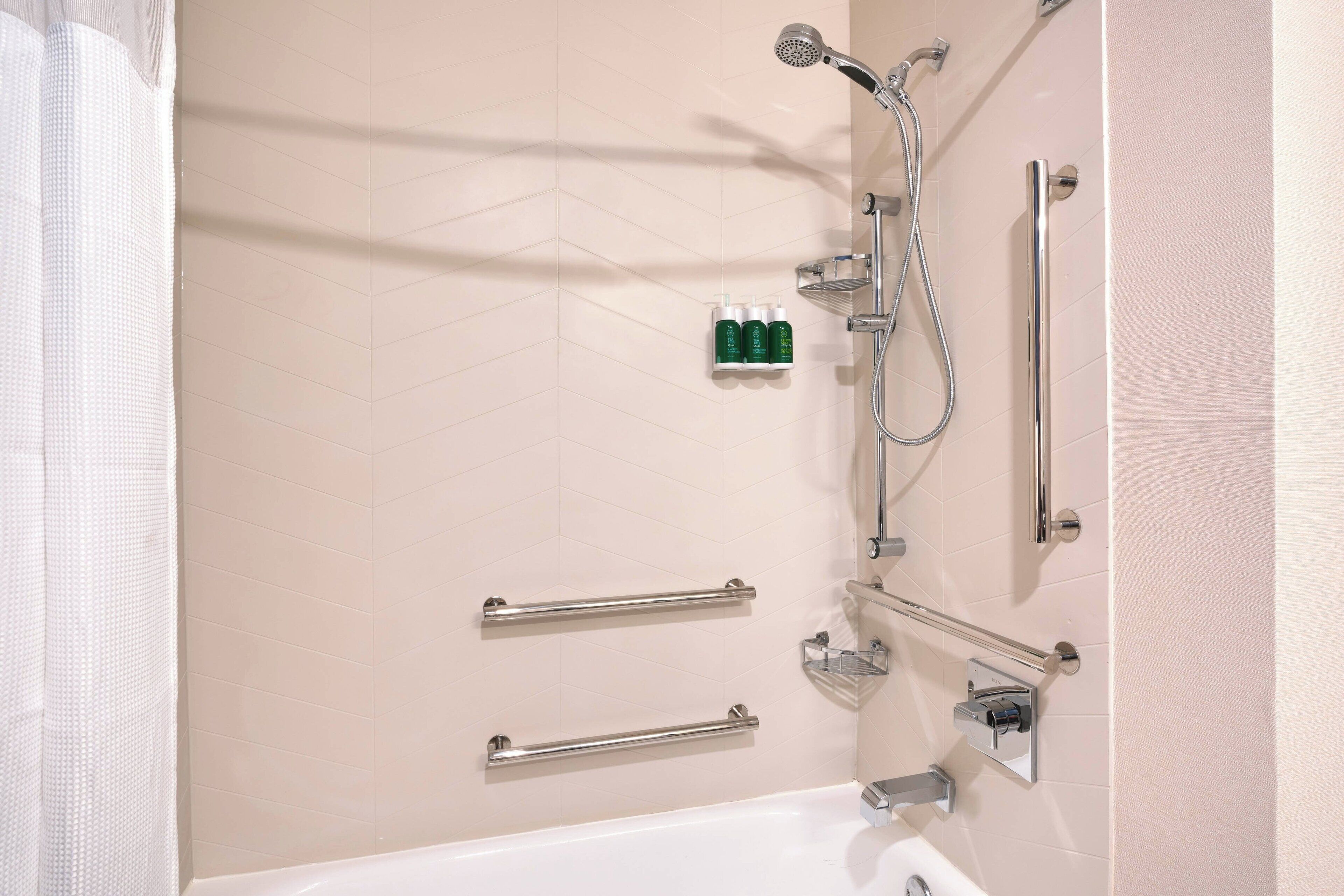 combined shower/bathtub, free toiletries, hair dryer, towels