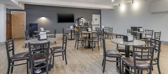 Best Western Plus Peppertree Airport Inn