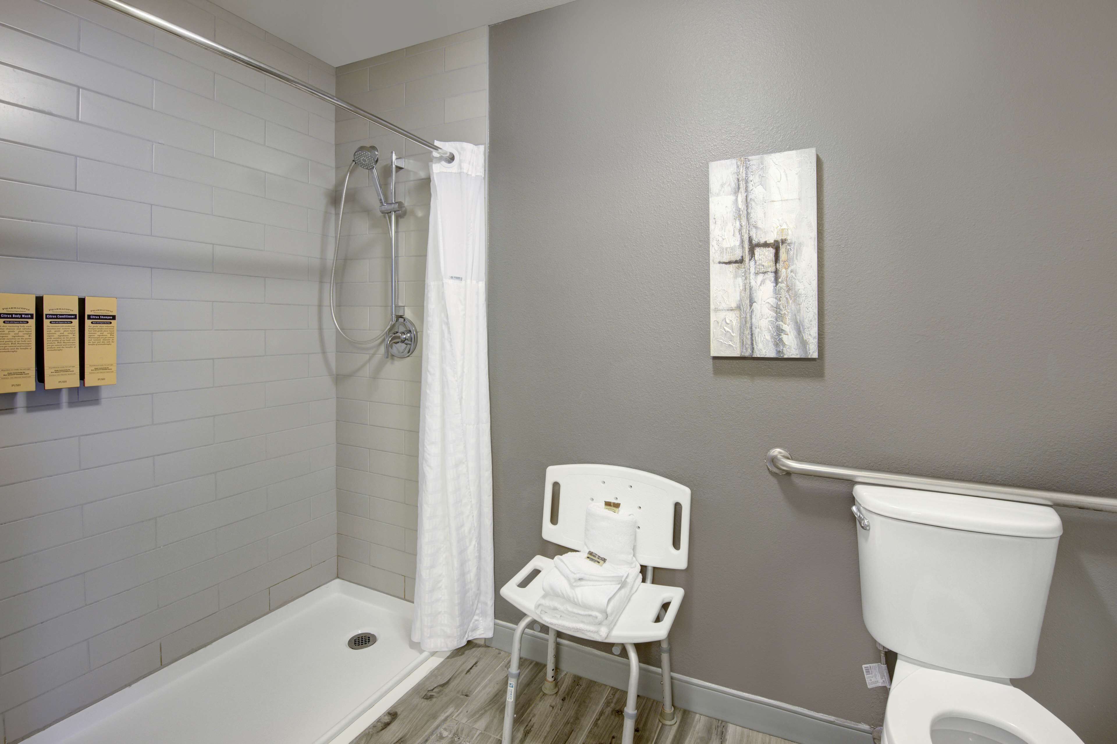 免费洗浴用品、吹风机、毛巾、肥皂