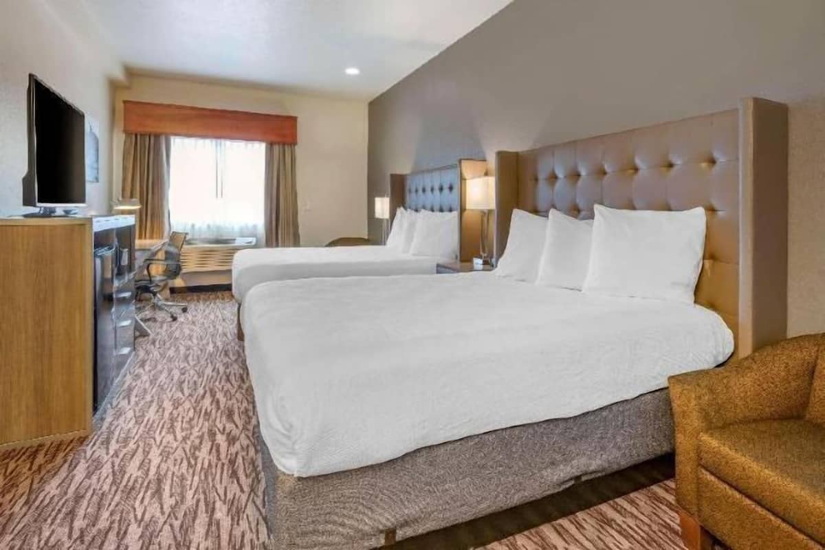 書桌、手提電腦工作空間、熨斗/熨衫板、免費嬰兒床