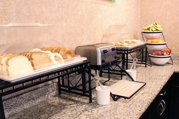 Café da manhã continental grátis todos os dias