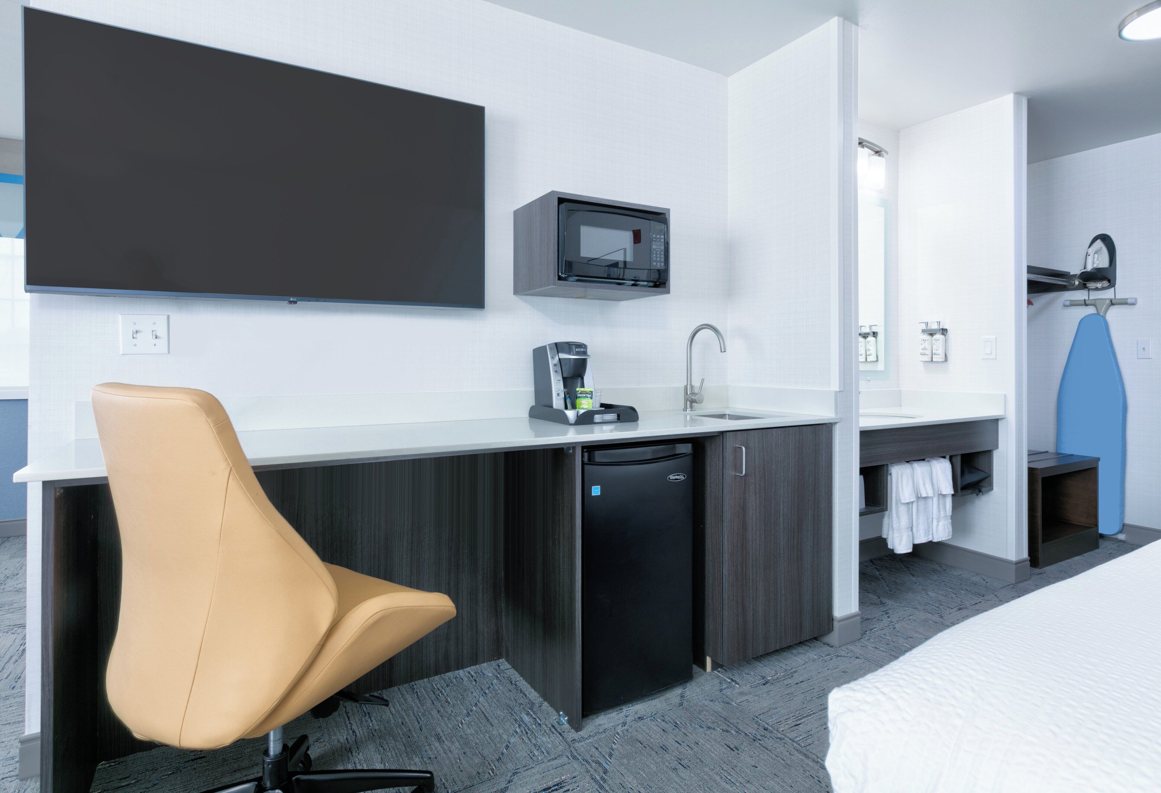 客房内保险箱、遮光窗帘、熨斗/熨衣板、免费婴儿床