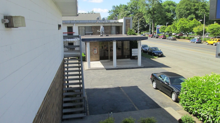 Travelers Inn by OYO Longview Kelso