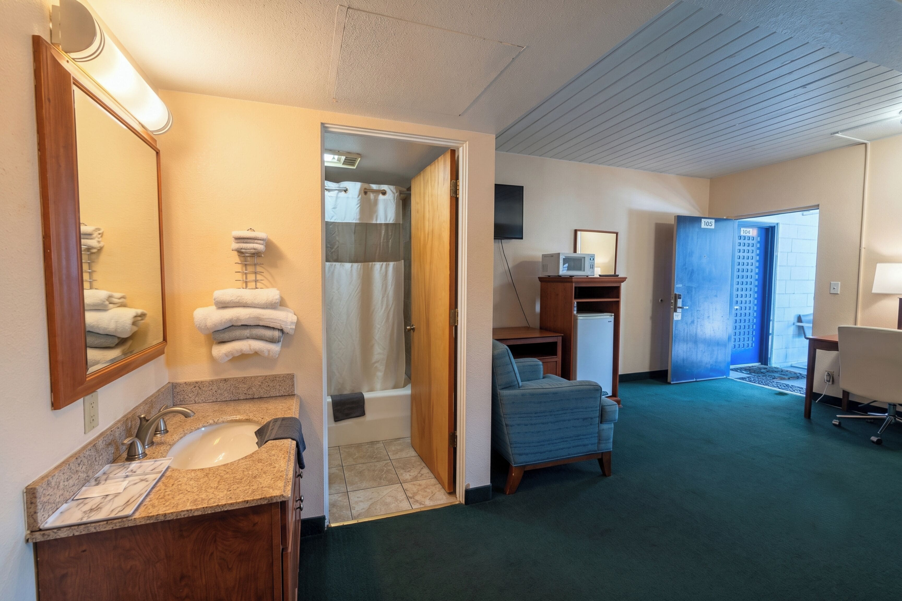 Room, 2 Queen Beds, Non Smoking | Desk, iron/ironing board, free WiFi, bed sheets
