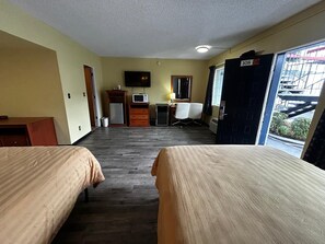 Room, 2 Queen Beds, Non Smoking | Desk, iron/ironing board, free WiFi, bed sheets - Travelers Inn by OYO Longview Kelso (Longview)