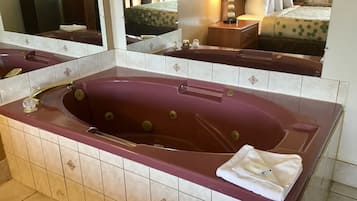 Room, 1 Queen Bed, Non Smoking, Jetted Tub