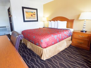 Chambre Standard, 1 grand lit, non-fumeur | Bureau, espace de travail pour ordinateurs portables