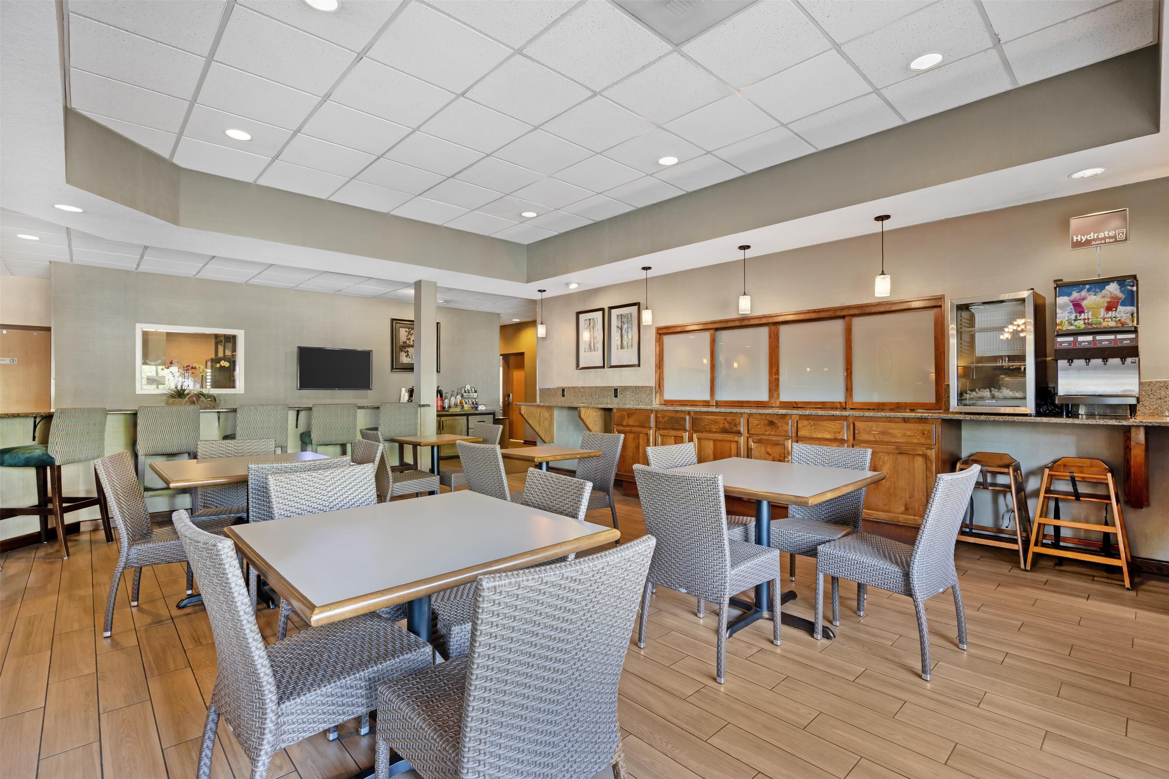 free daily continental breakfast