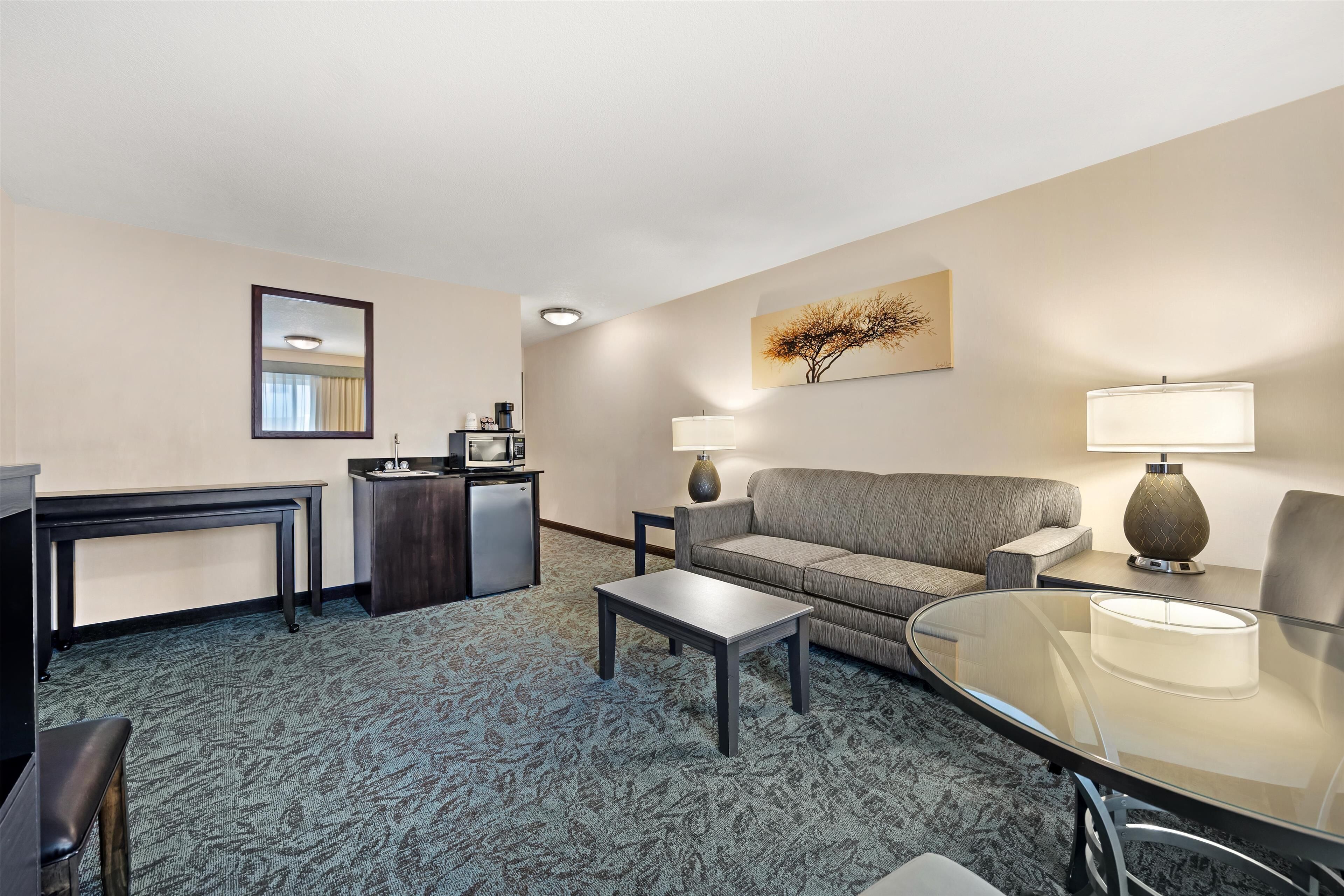 premium bedding, in-room safe, individually decorated