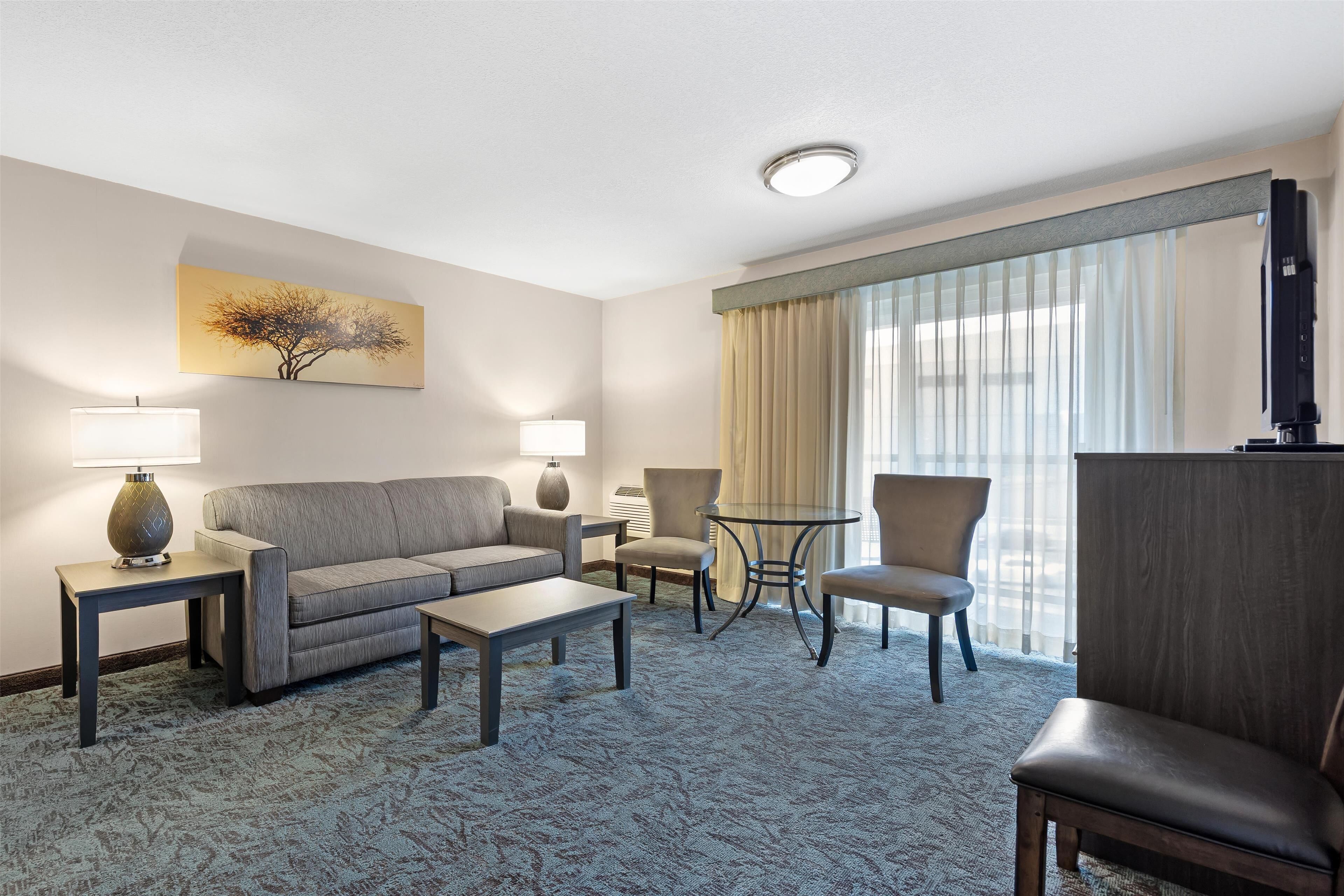 premium bedding, in-room safe, individually decorated