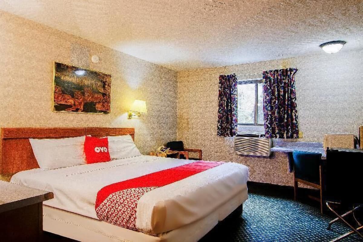 In-room safe, iron/ironing board, free WiFi, bed sheets