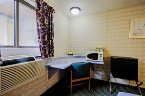 客房, 1 张特大床 | 客房服务设施