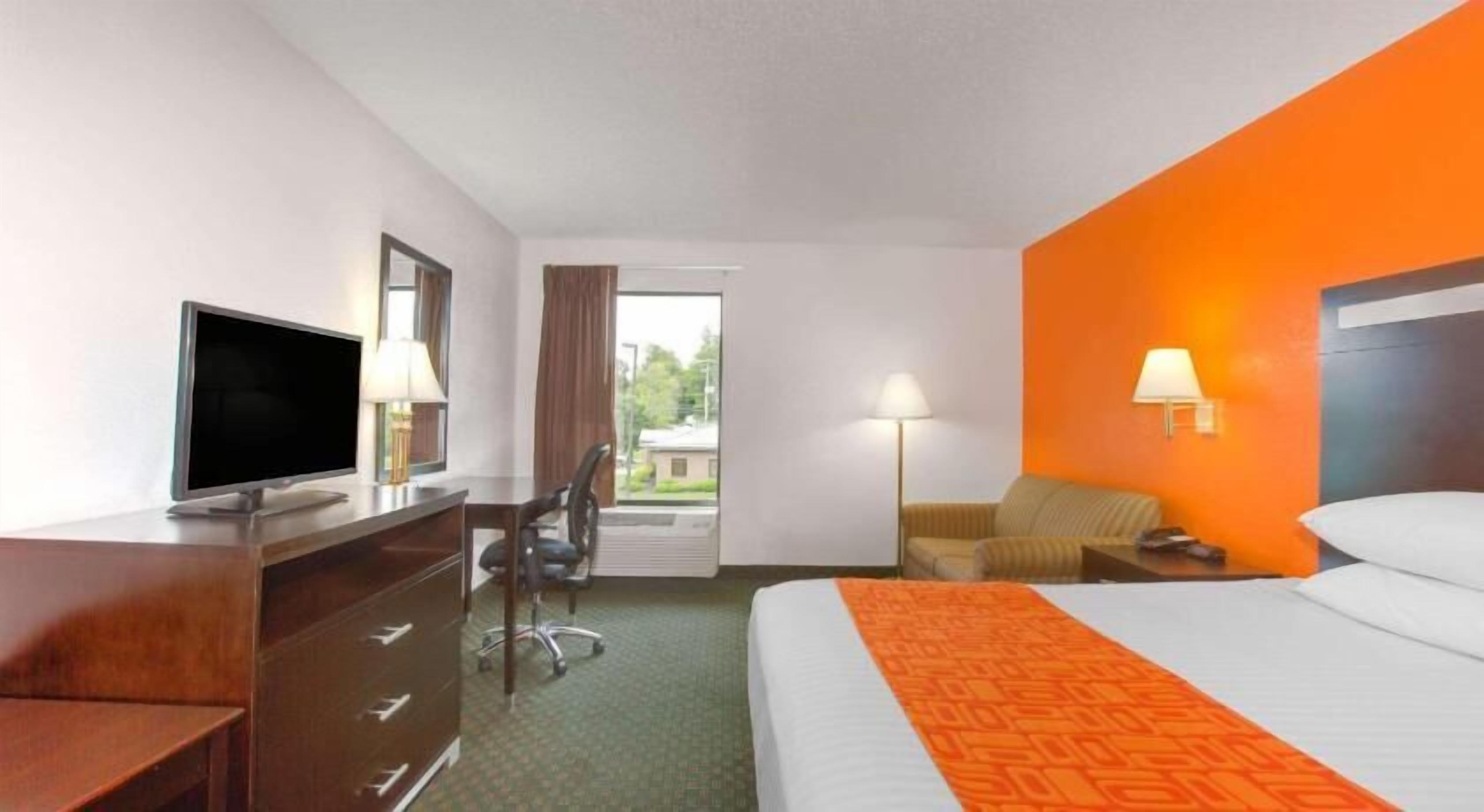 In-room safe, desk, soundproofing, iron/ironing board