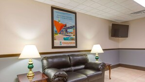 Lobby - Howard Johnson by Wyndham Beckley (Beckley)