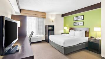 Room, 1 Queen Bed, Accessible, Non Smoking | Premium bedding, in-room safe, desk, iron/ironing board