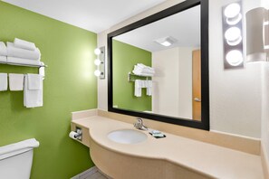 스위트, 금연 | 욕실 | 무료 세면용품, 헤어드라이어, 타월