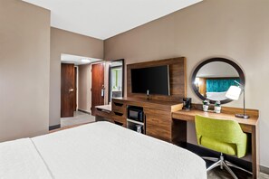 Literie de qualité, bureau, espace de travail pour ordinateurs portables