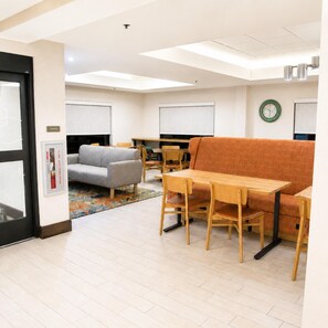 Lobby - Hampton Inn Summersville (Summersville)