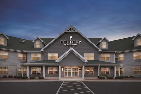 Exterior. Country Inn & Suites by Radisson, Germantown, WI