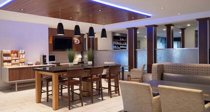 Holiday Inn Express Sheboygan-Kohler by IHG