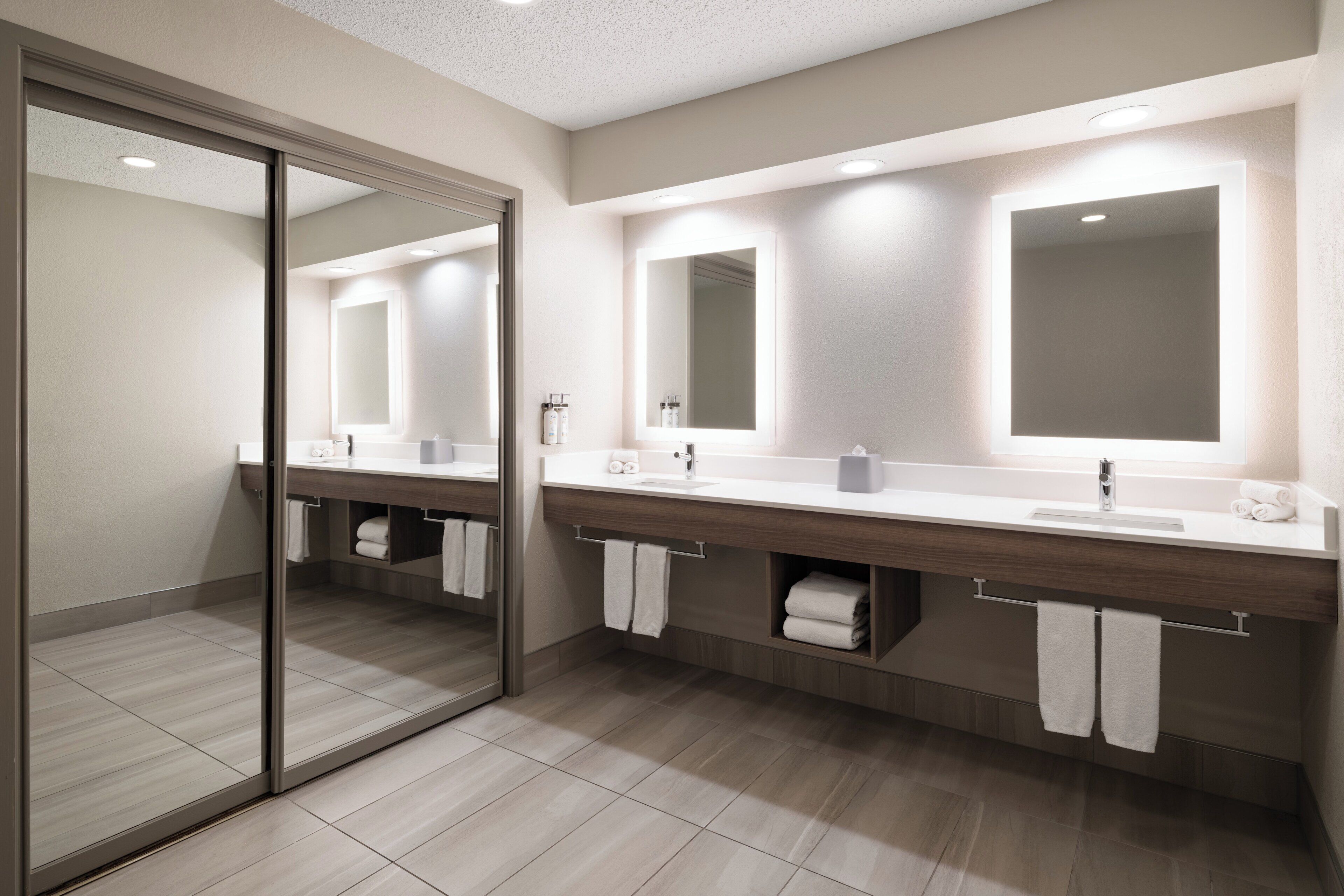 1 bedroom, premium bedding, in-room safe, desk