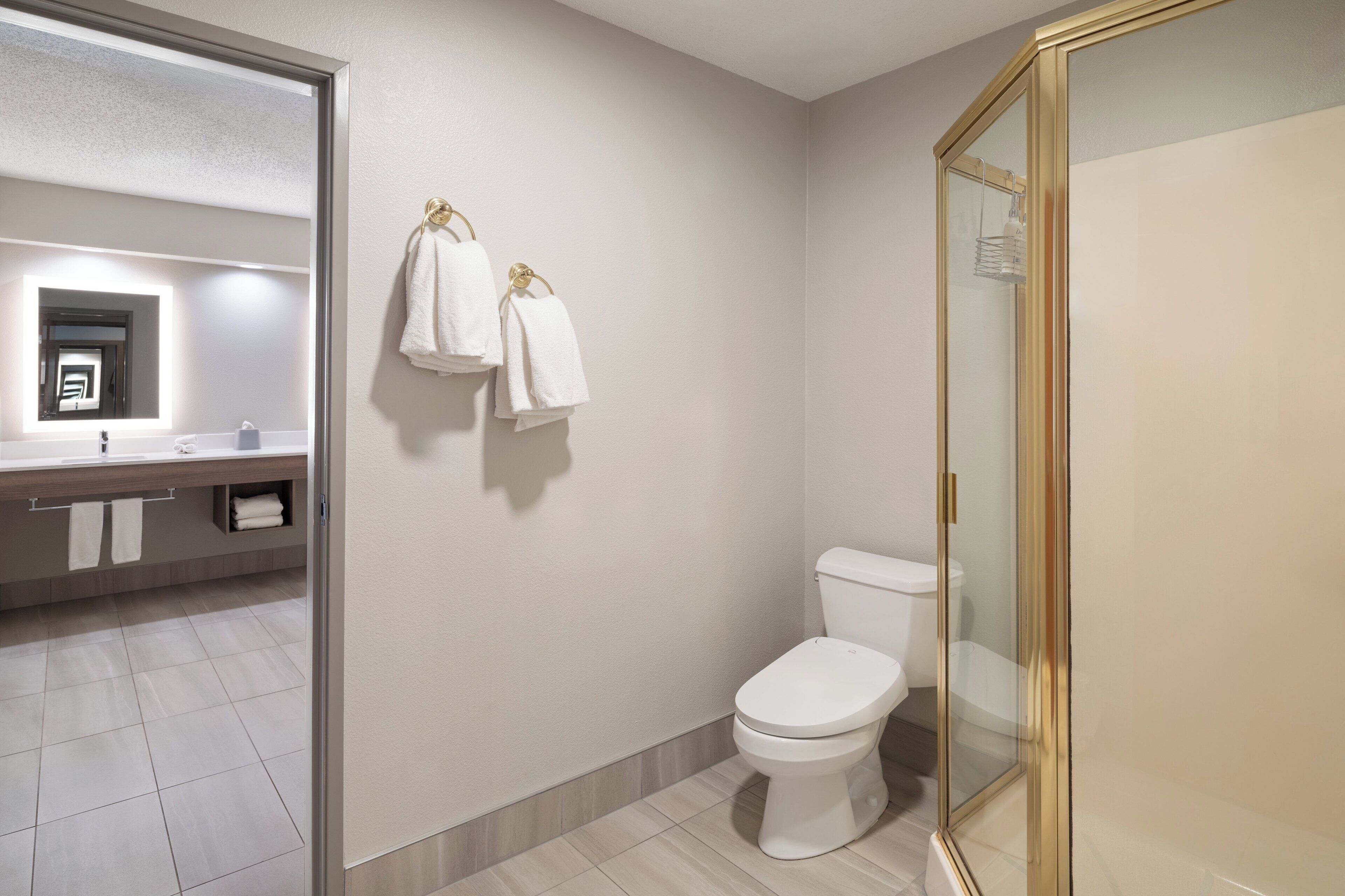 1 bedroom, premium bedding, in-room safe, desk