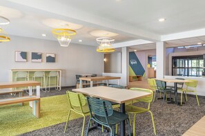 Café da manhã continental grátis todos os dias