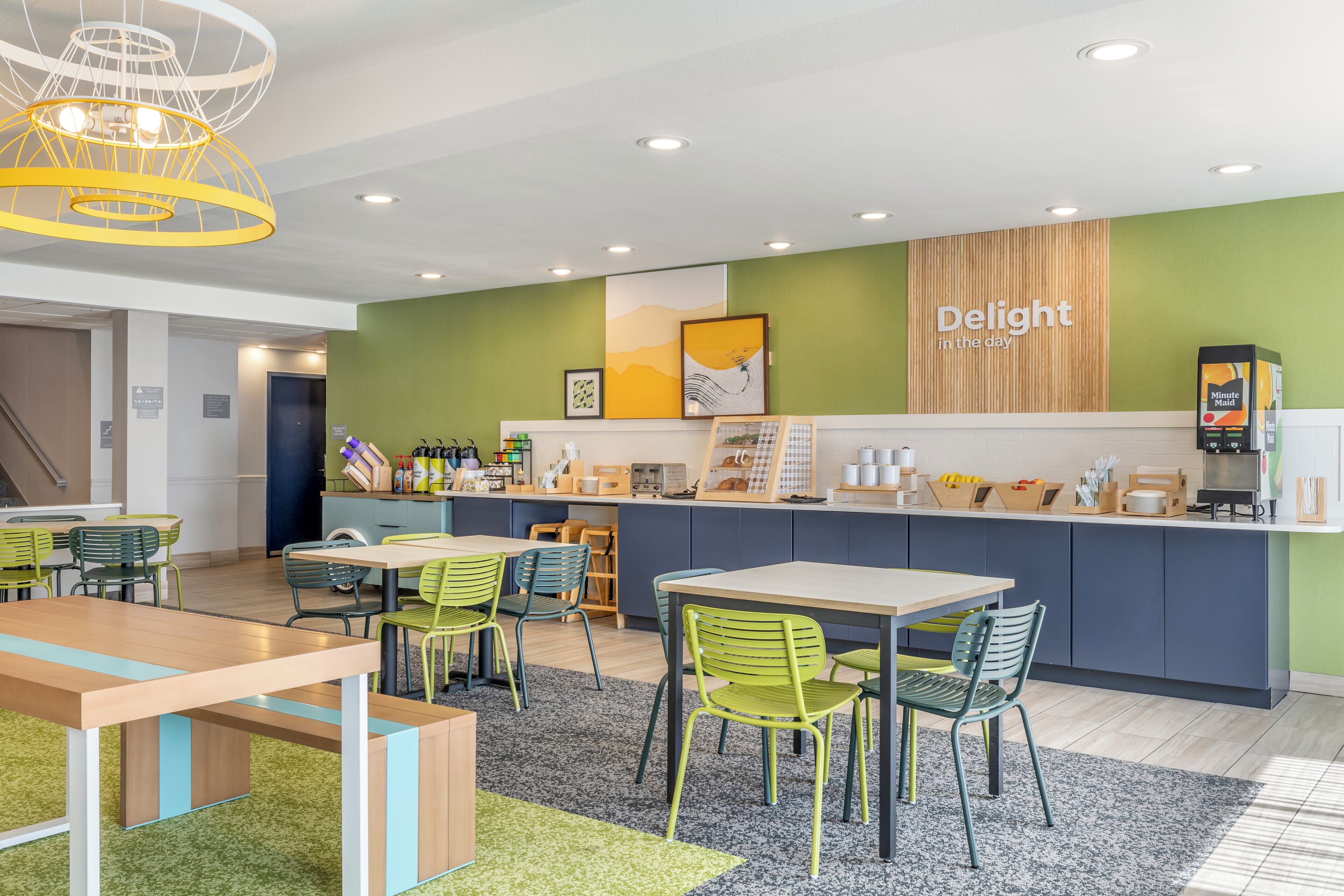 Free daily continental breakfast