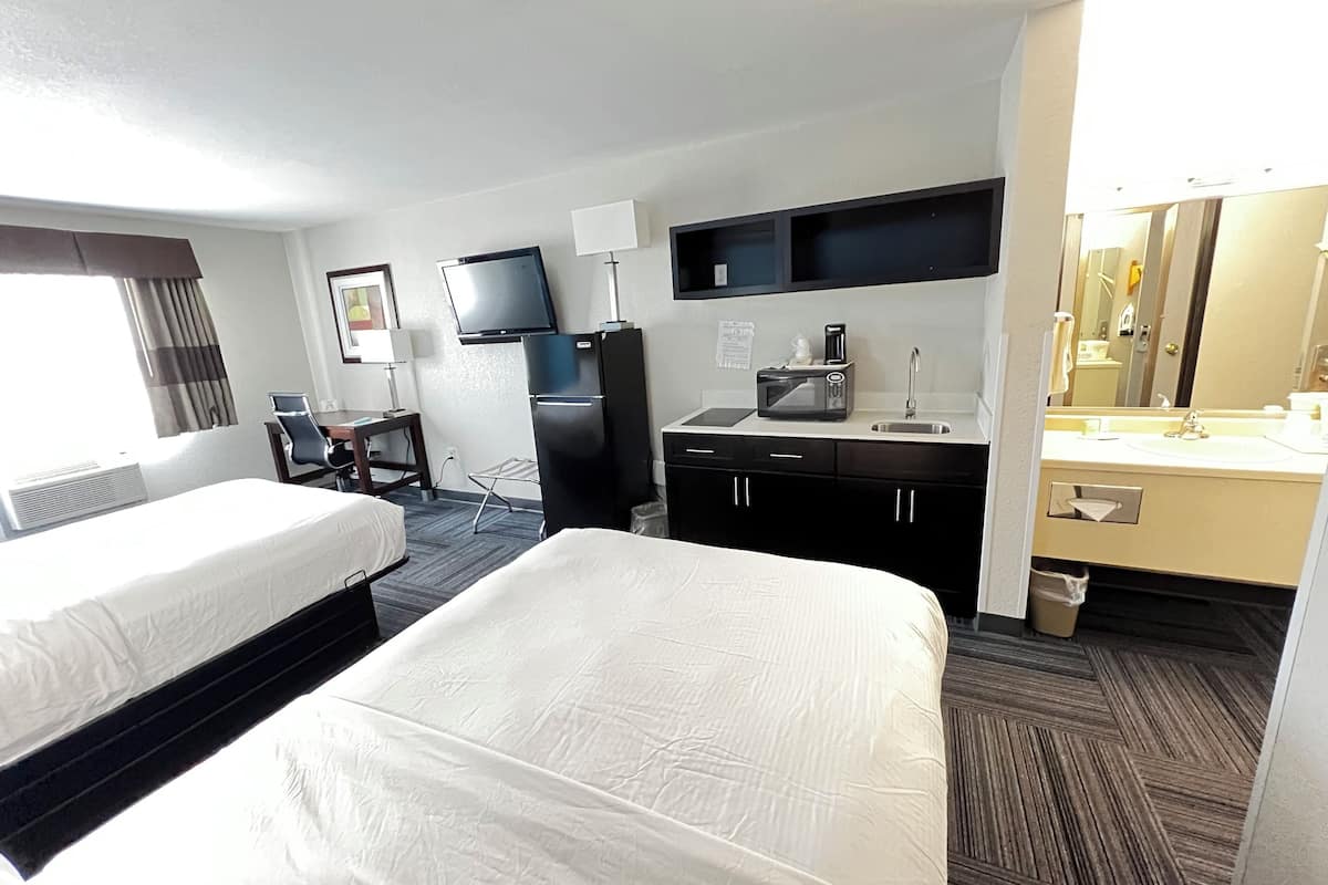 In-room safe, desk, iron/ironing board, free cribs/infant beds