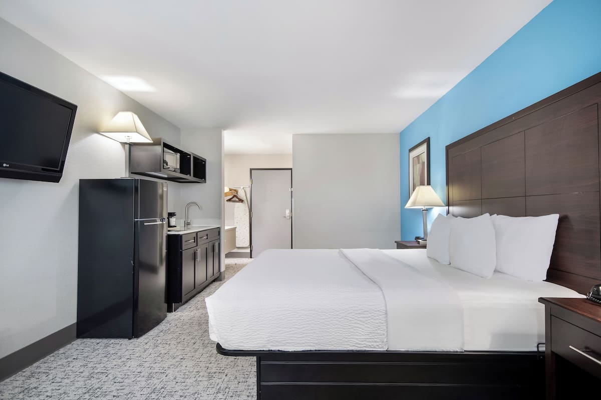 Chambre, 1 trÚs grand lit et 1 canapé-lit, non-fumeur, cuisine | Coffre-fort, bureau, fer et planche à repasser, lit de bébé (gratuit)