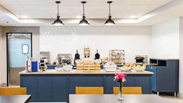 Free daily continental breakfast