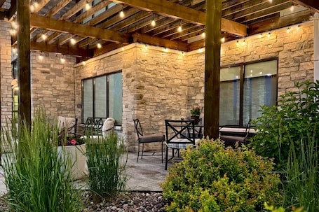 Exterior. Country Inn & Suites by Radisson, Appleton Airport - Fox River Mall Area