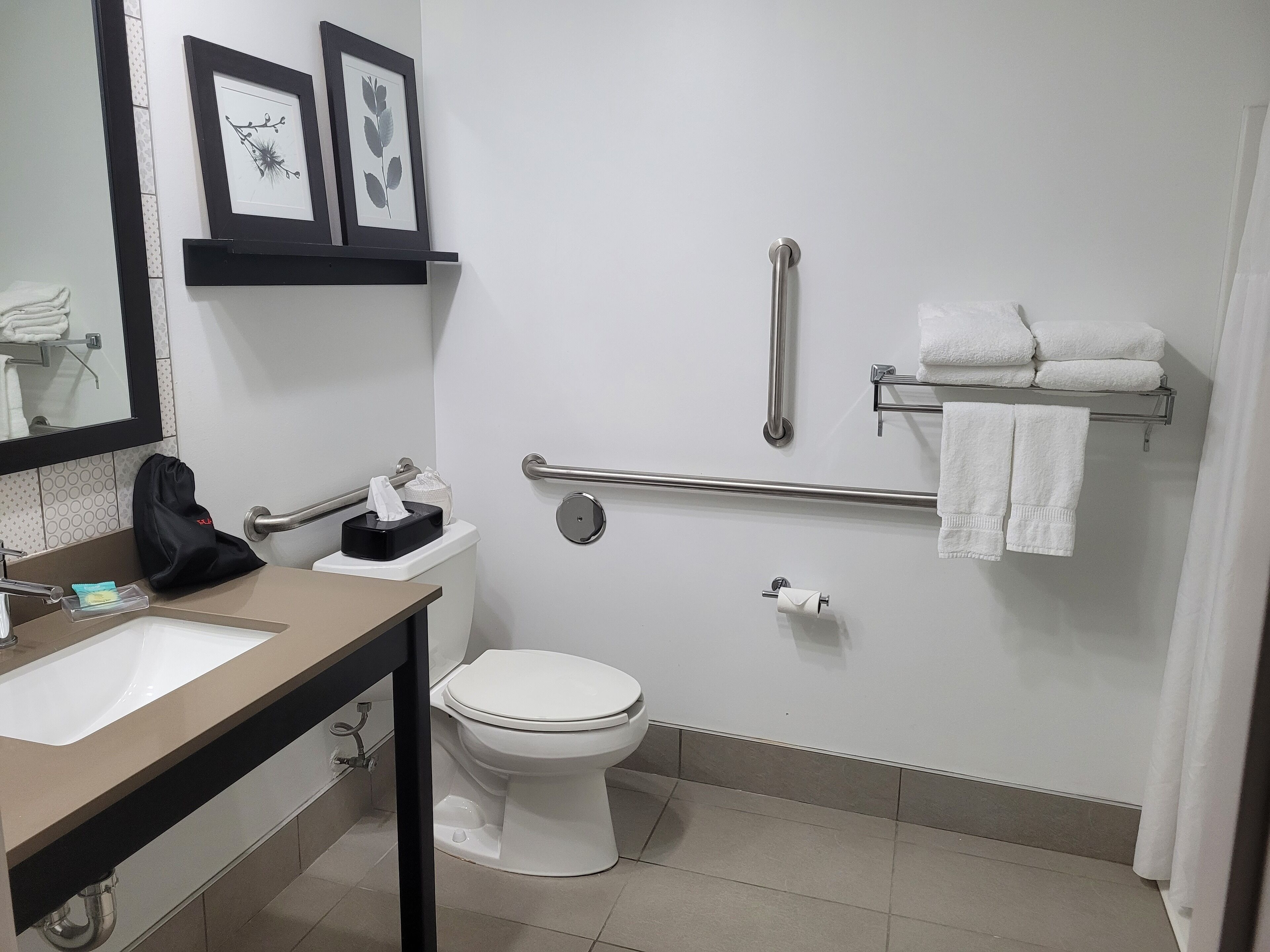 room, 2 queen beds, accessible, non smoking | bathroom | combined shower/bathtub, free toiletries, hair dryer, towels