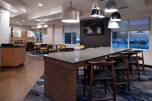 Lobby lounge