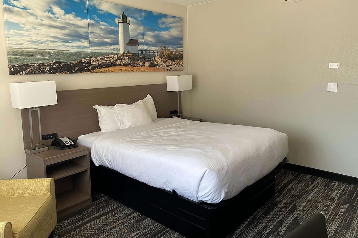 Desk, blackout drapes, iron/ironing board, free WiFi