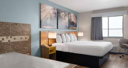 Days Inn by Wyndham Neenah