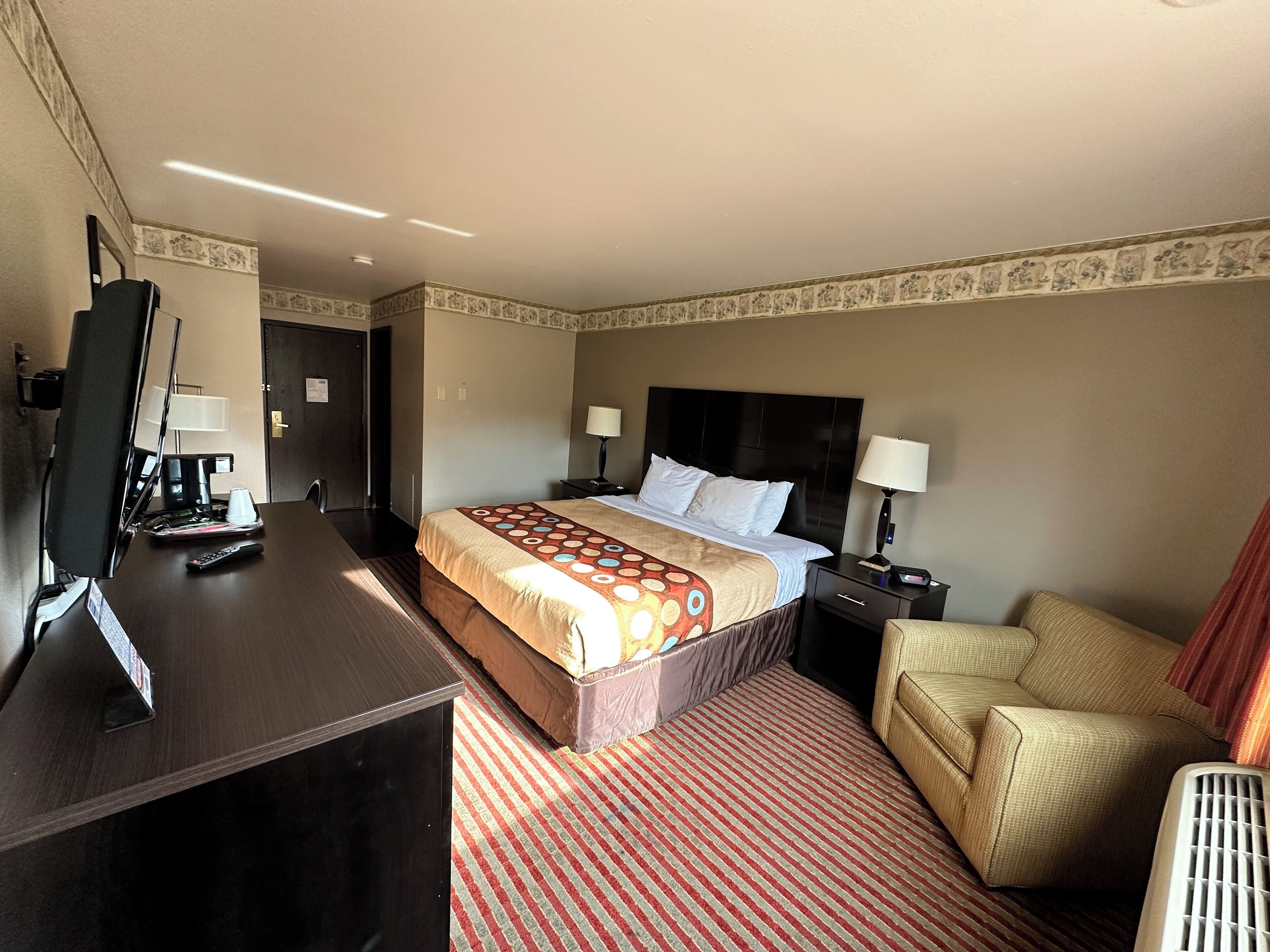 Photo - Rodeway Inn & Suites Madison East