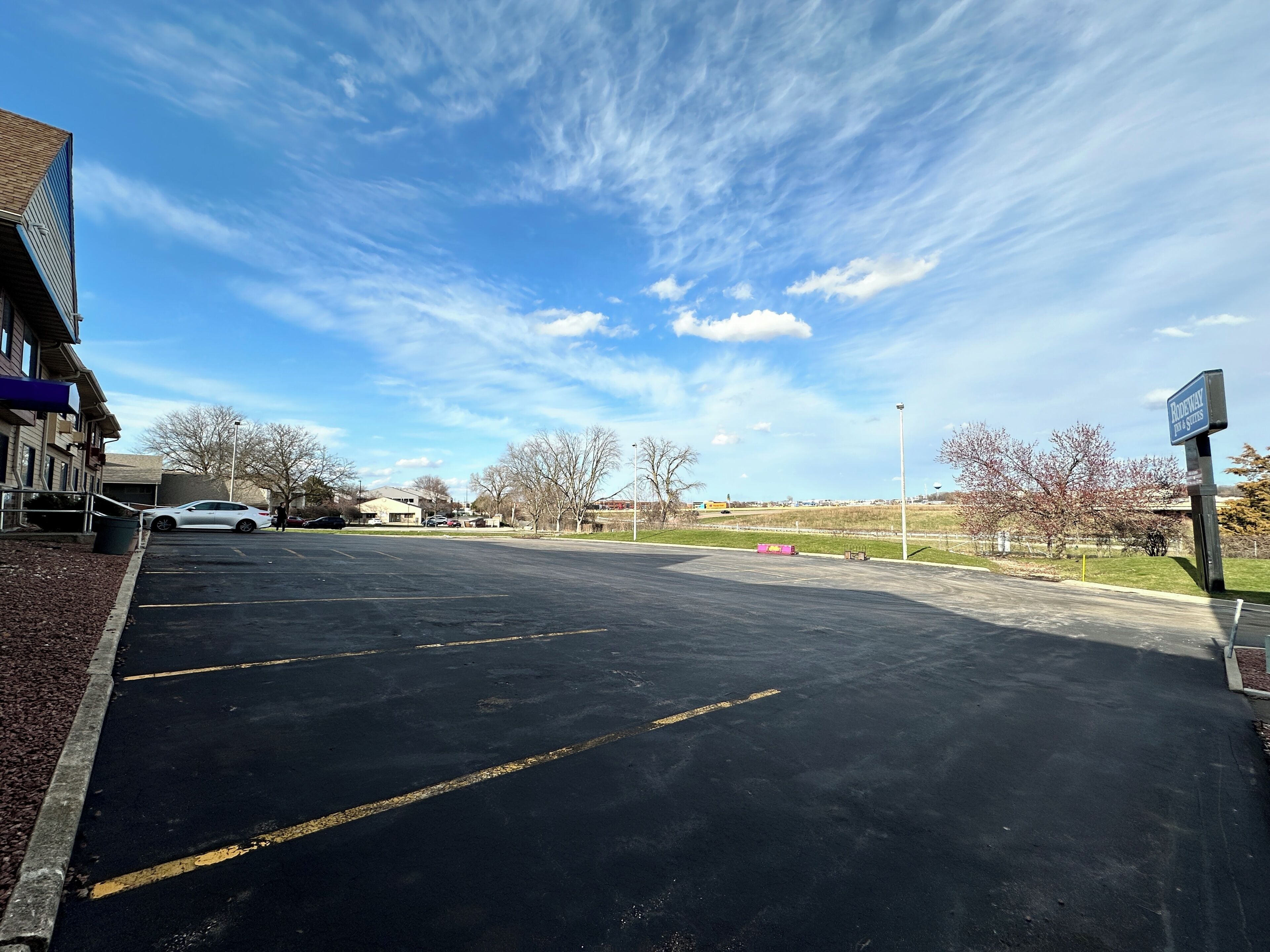 Photo - Rodeway Inn & Suites Madison East