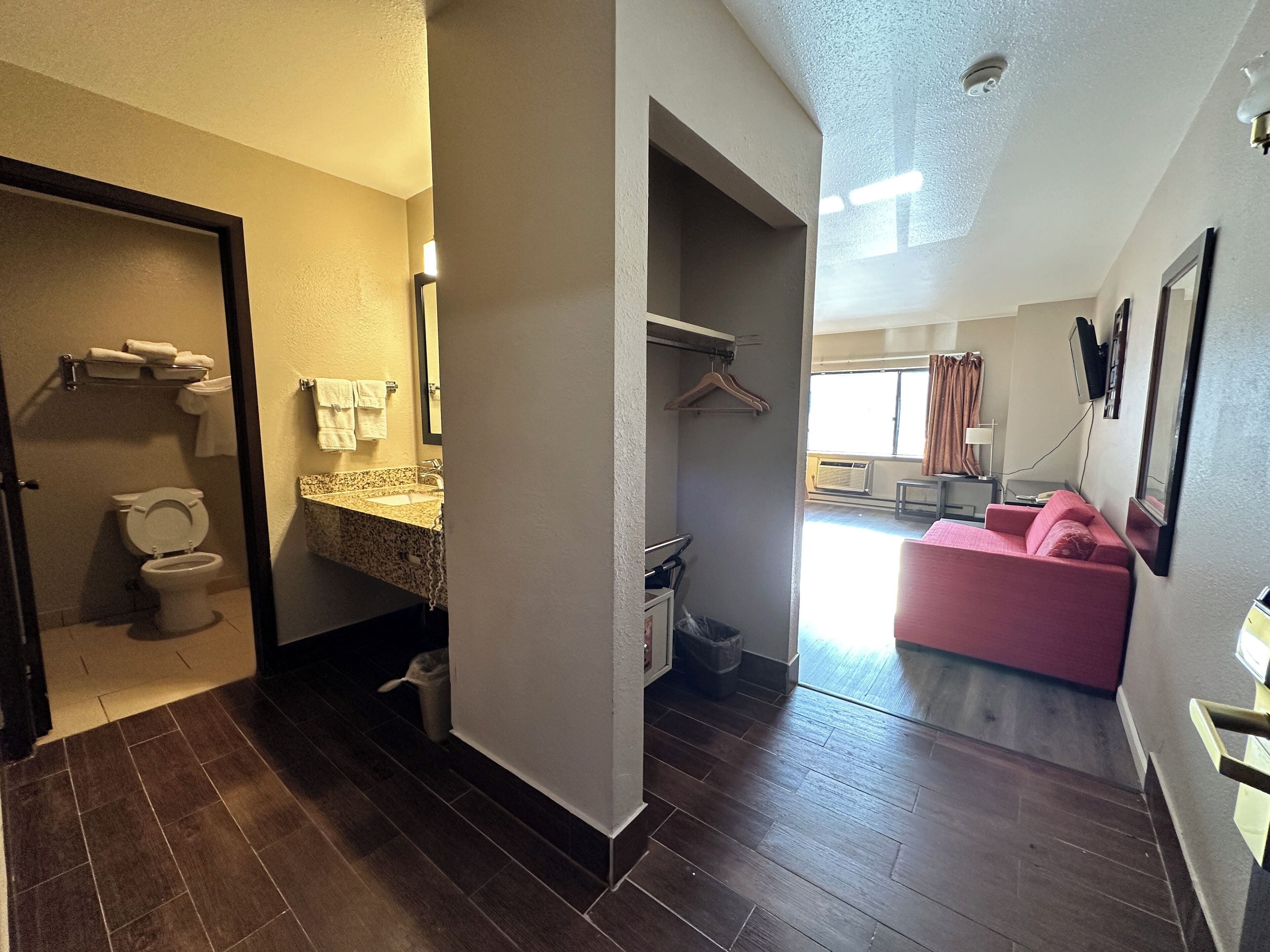 Foto - Rodeway Inn & Suites Madison East