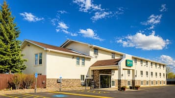 Vista frontal de la propiedad