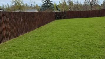 Children’s play area – outdoor