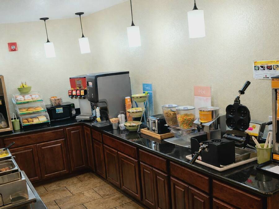 Free daily buffet breakfast