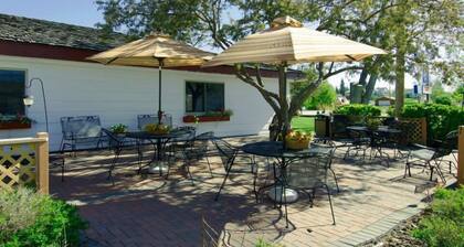 Covered Wagon Motel
