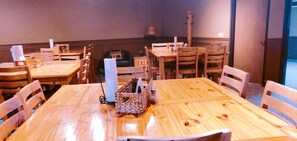 Coffee service - Covered Wagon Motel (Lusk)