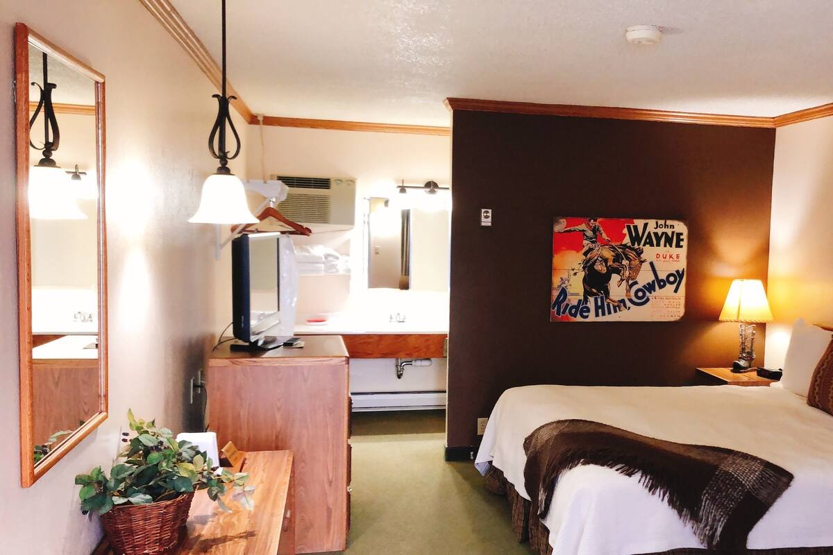 Memory-foam beds, desk, soundproofing, iron/ironing board