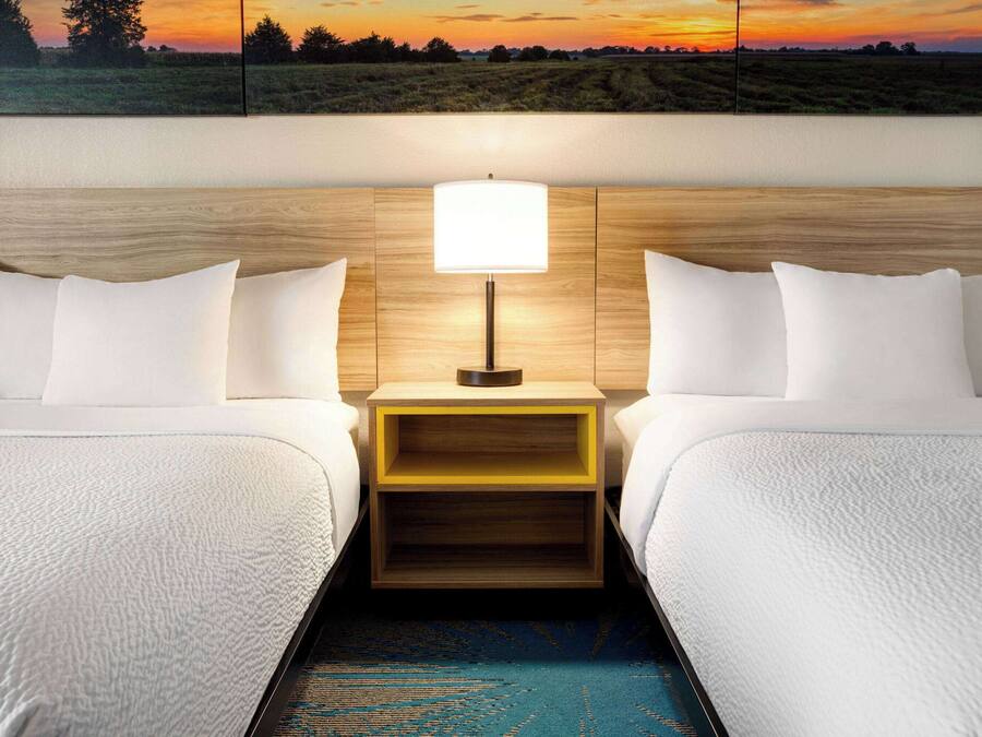 Desk, iron/ironing board, rollaway beds, free WiFi