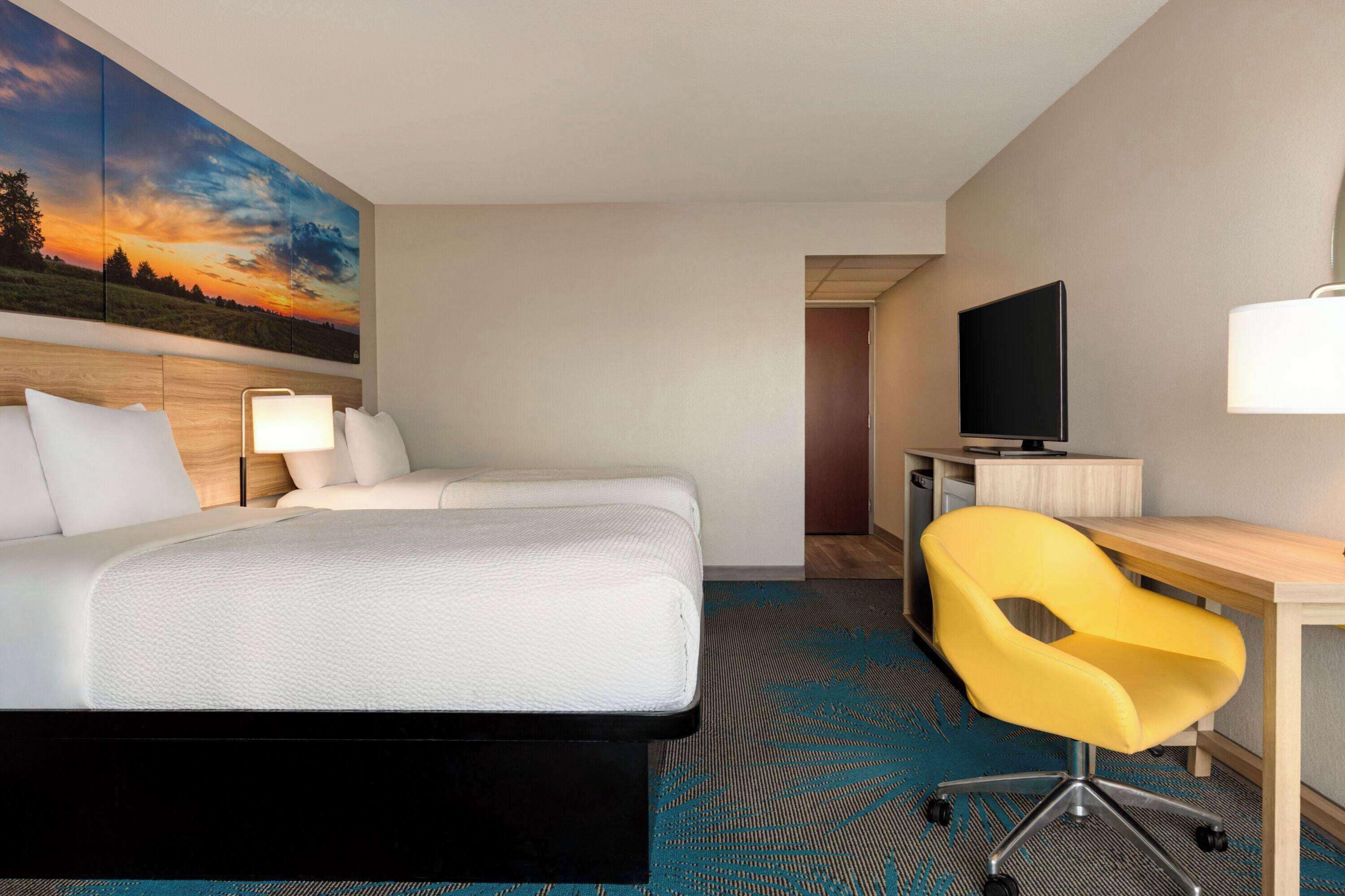 double room, 2 double beds | desk, iron/ironing board, rollaway beds, free wifi