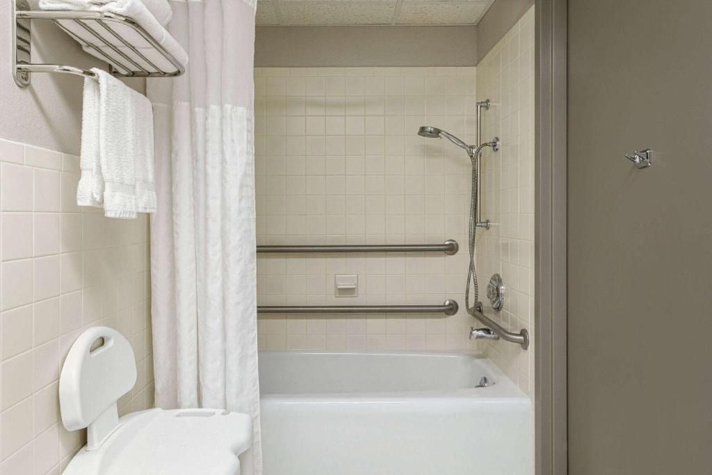 Kamar mandi difabel