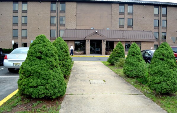 Exterior - Town Inn & Suites South Plainfield-Piscataway (South Plainfield)